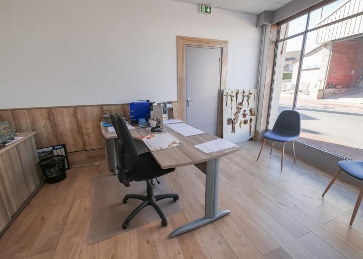 Soulagez vos proches en souscrivant à un contrat d'obsèques chez les pompes funèbres  FUNERAIRE LAURENT PINTURIER.