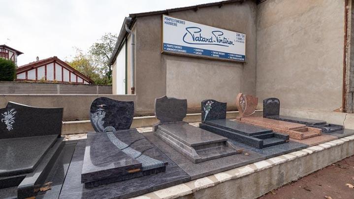 Nous sommes des marbriers funéraires créatifs.